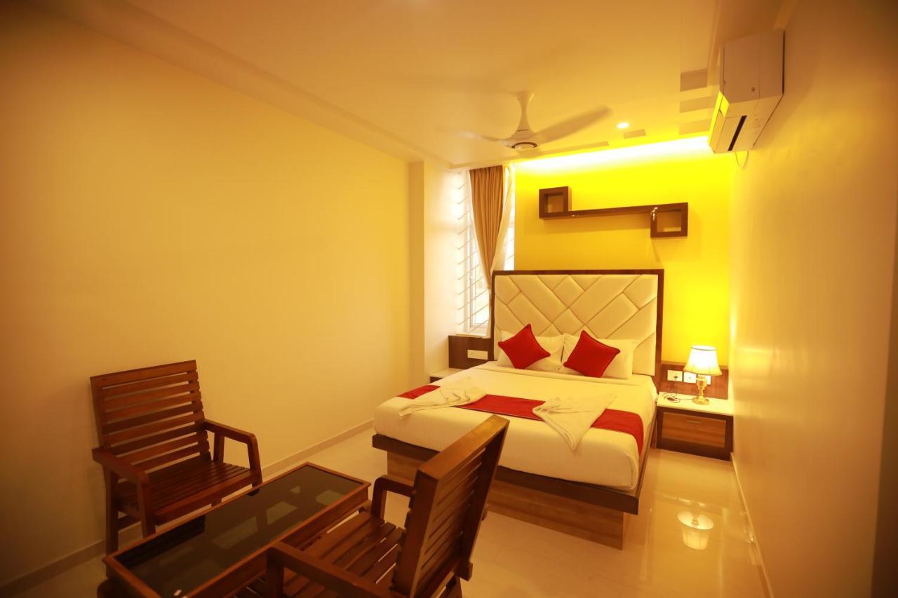 Sree Bharat Residency Hotel Alandurai Exterior photo
