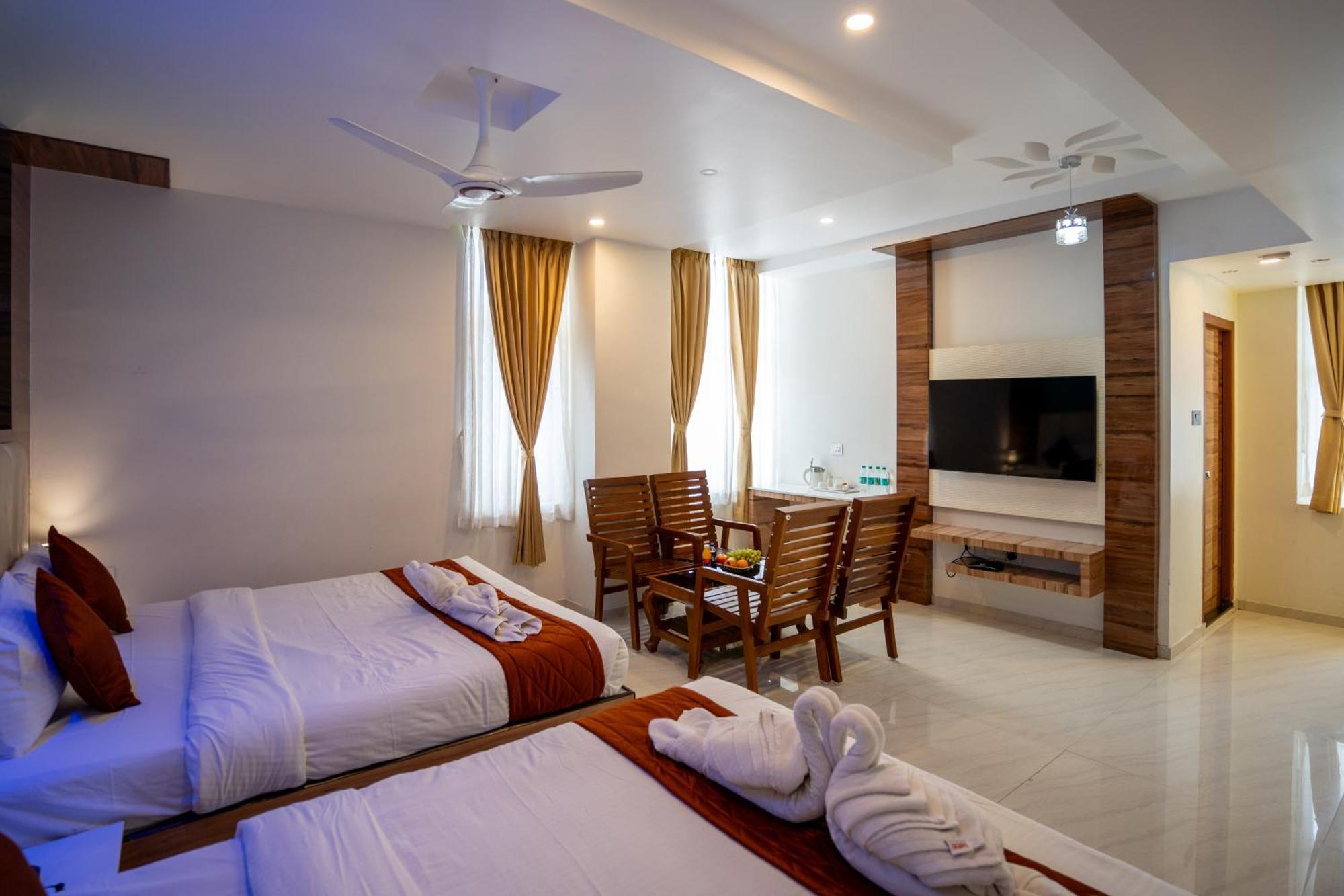 Sree Bharat Residency Hotel Alandurai Exterior photo