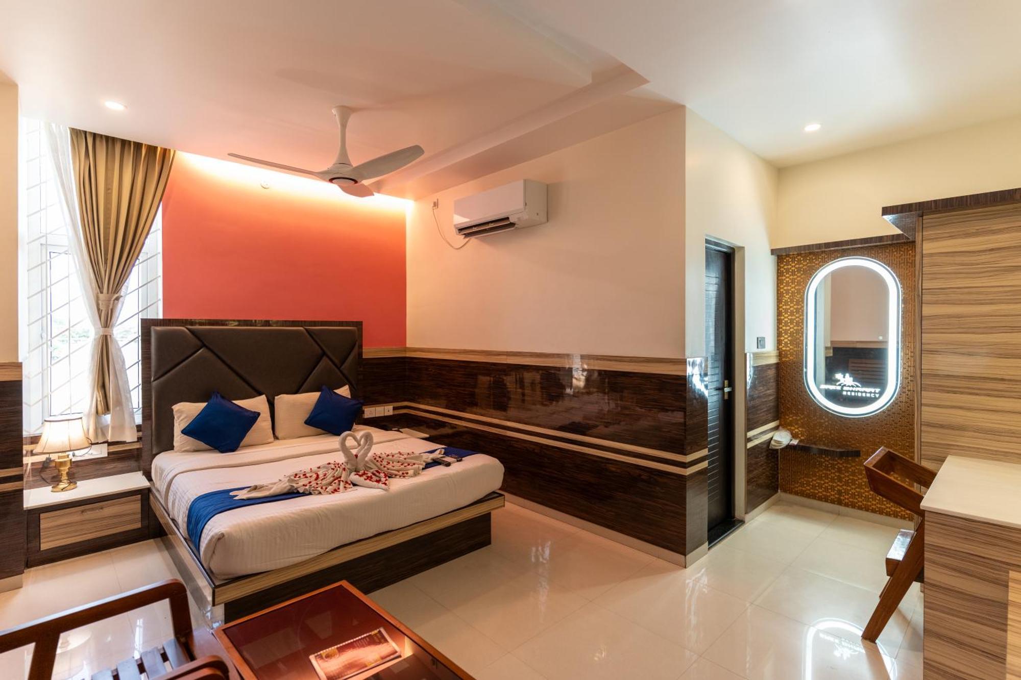 Sree Bharat Residency Hotel Alandurai Exterior photo